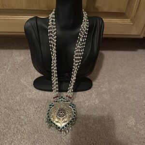 Elegant Multi-Color Pearl Pendant Necklace